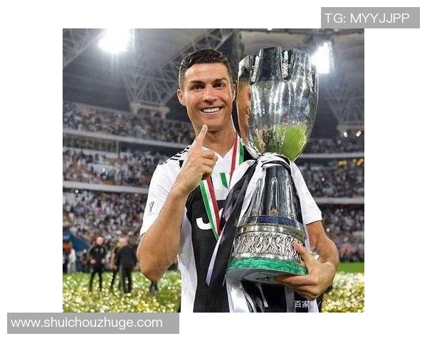 掌握足球明星拍照技巧让你的照片如同赛场瞬间般精彩